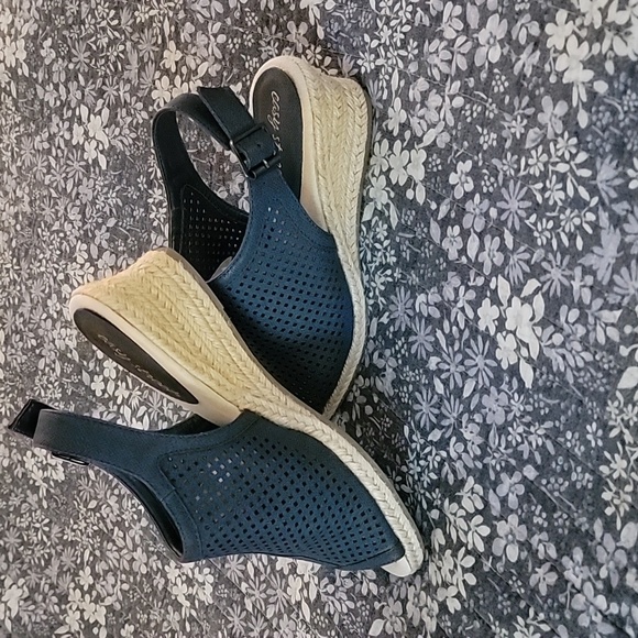 Easy Street Wedges - Picture 4 of 5